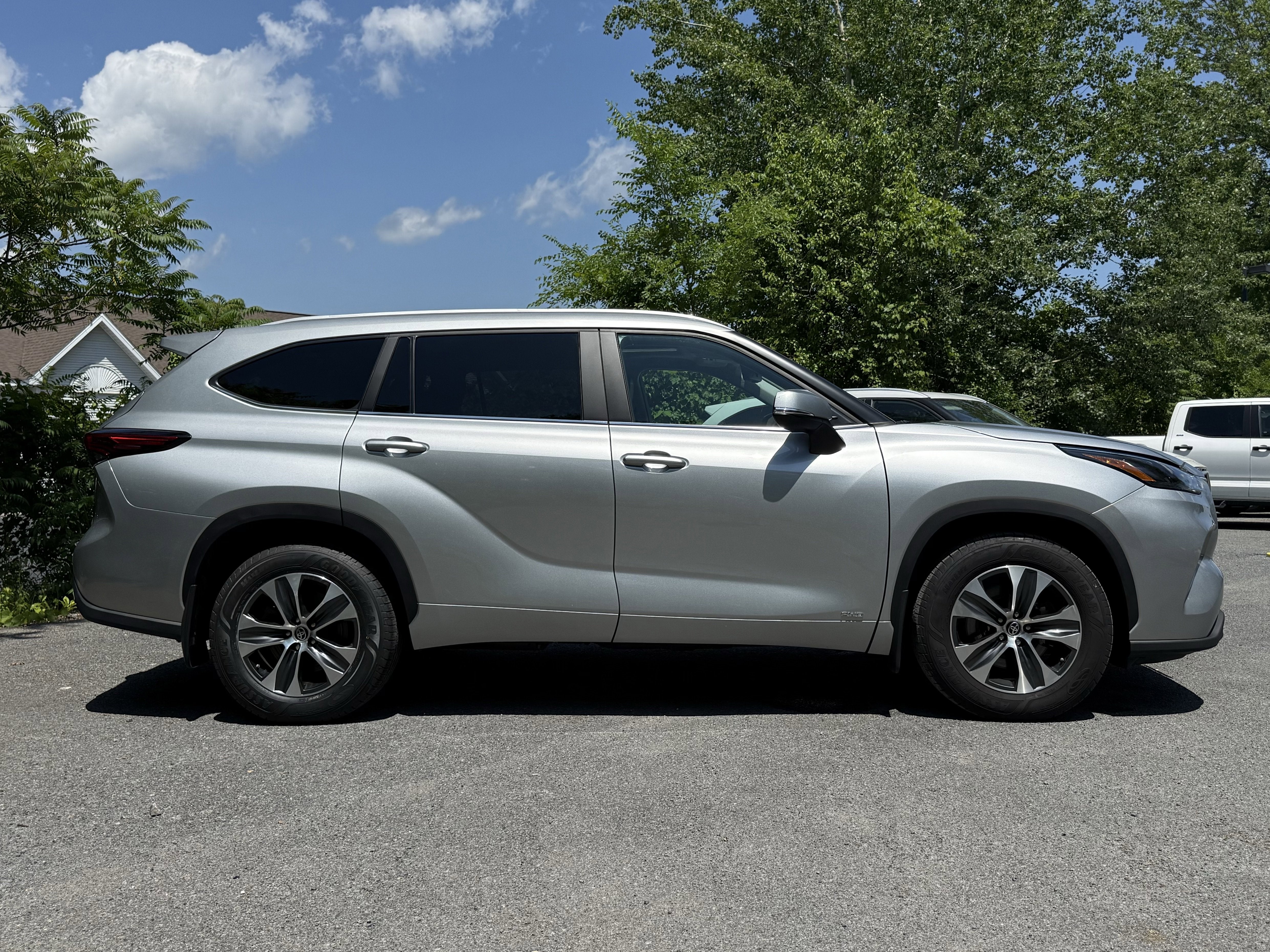 2023 Toyota Highlander Hybrid XLE