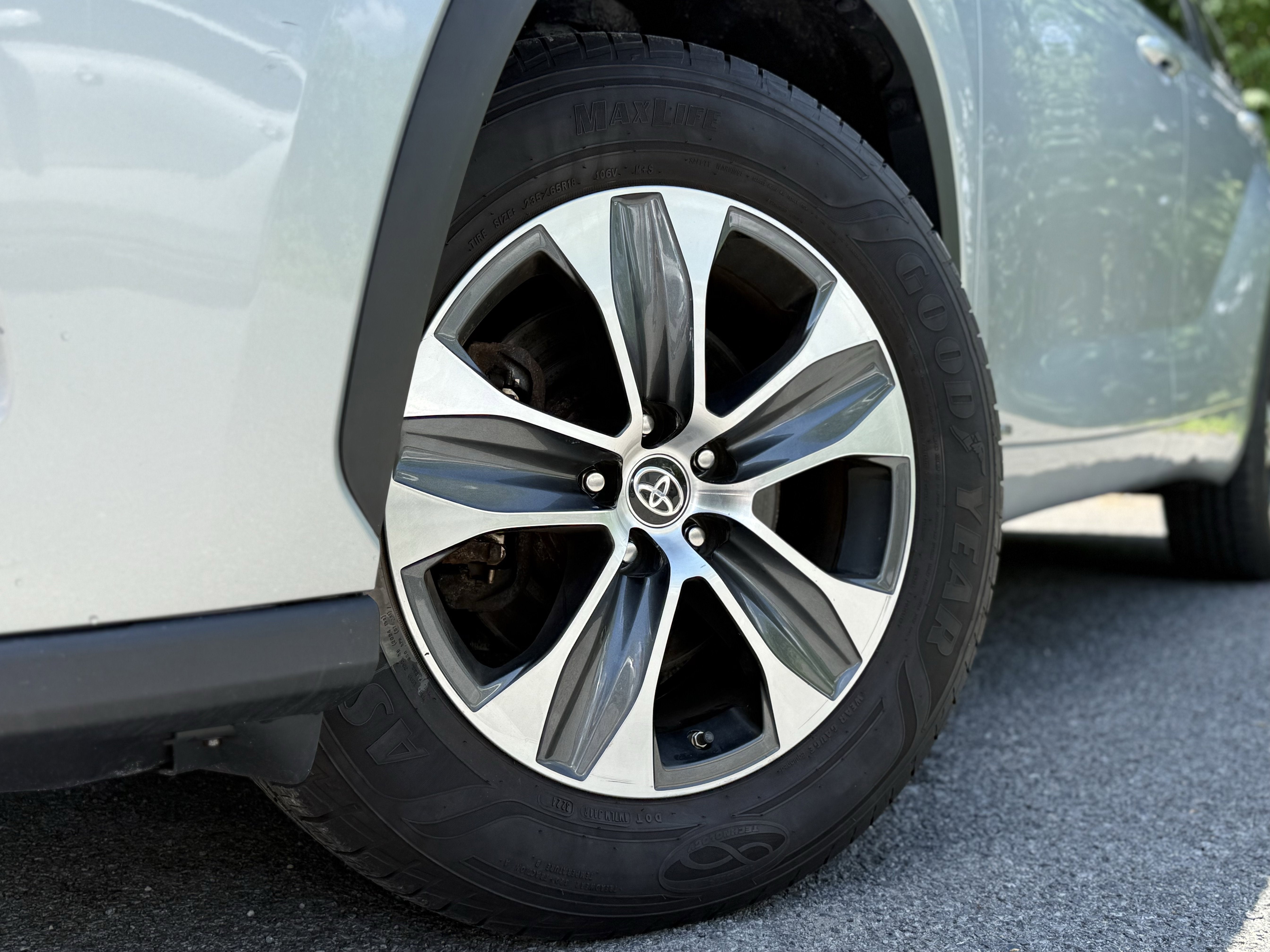 2023 Toyota Highlander Hybrid XLE