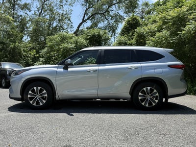2023 Toyota Highlander Hybrid XLE