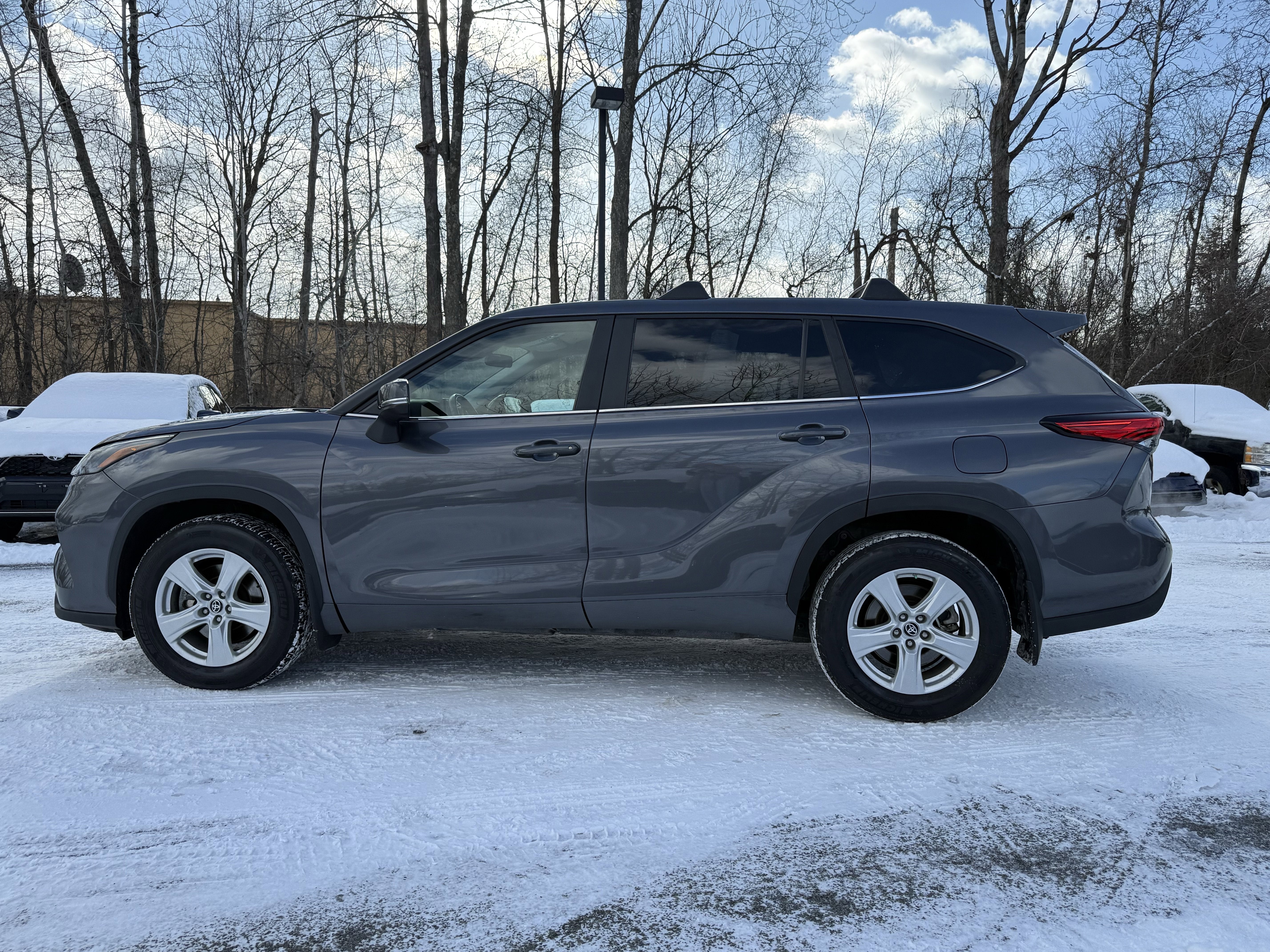 2023 Toyota Highlander LE