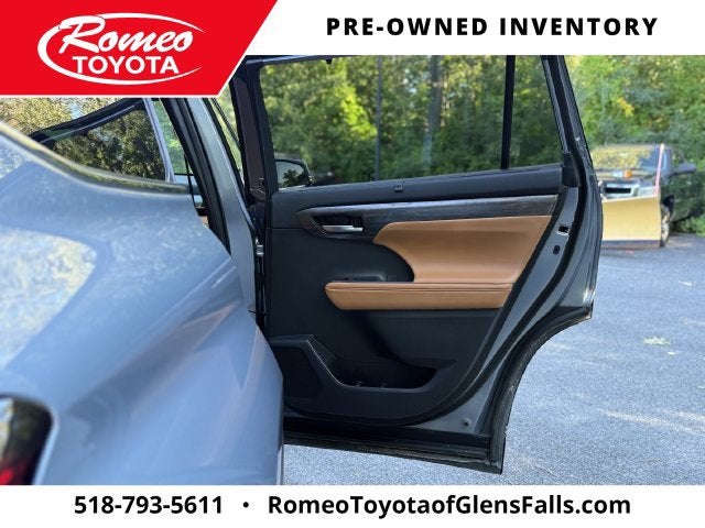 2023 Toyota Highlander Platinum
