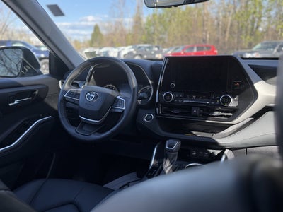 2025 Toyota Highlander XLE