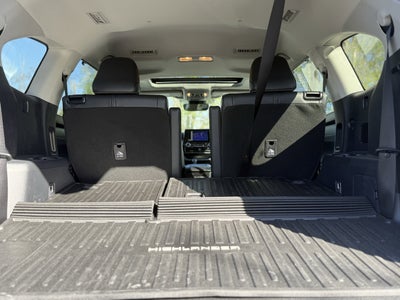 2025 Toyota Highlander XLE
