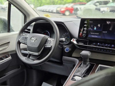 2021 Toyota Sienna LE