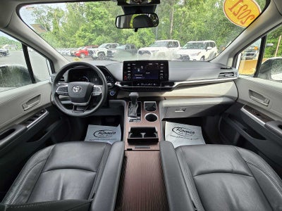 2021 Toyota Sienna LE
