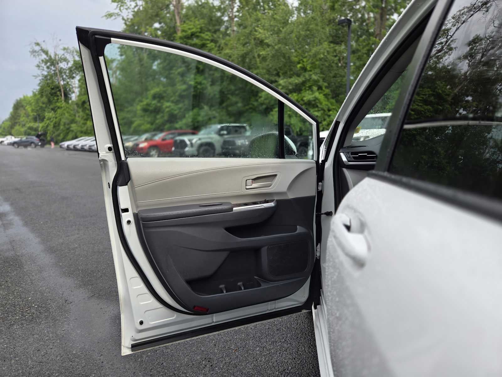 2021 Toyota Sienna LE
