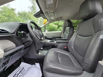 2021 Toyota Sienna LE
