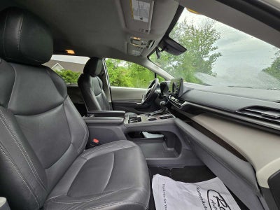 2021 Toyota Sienna LE