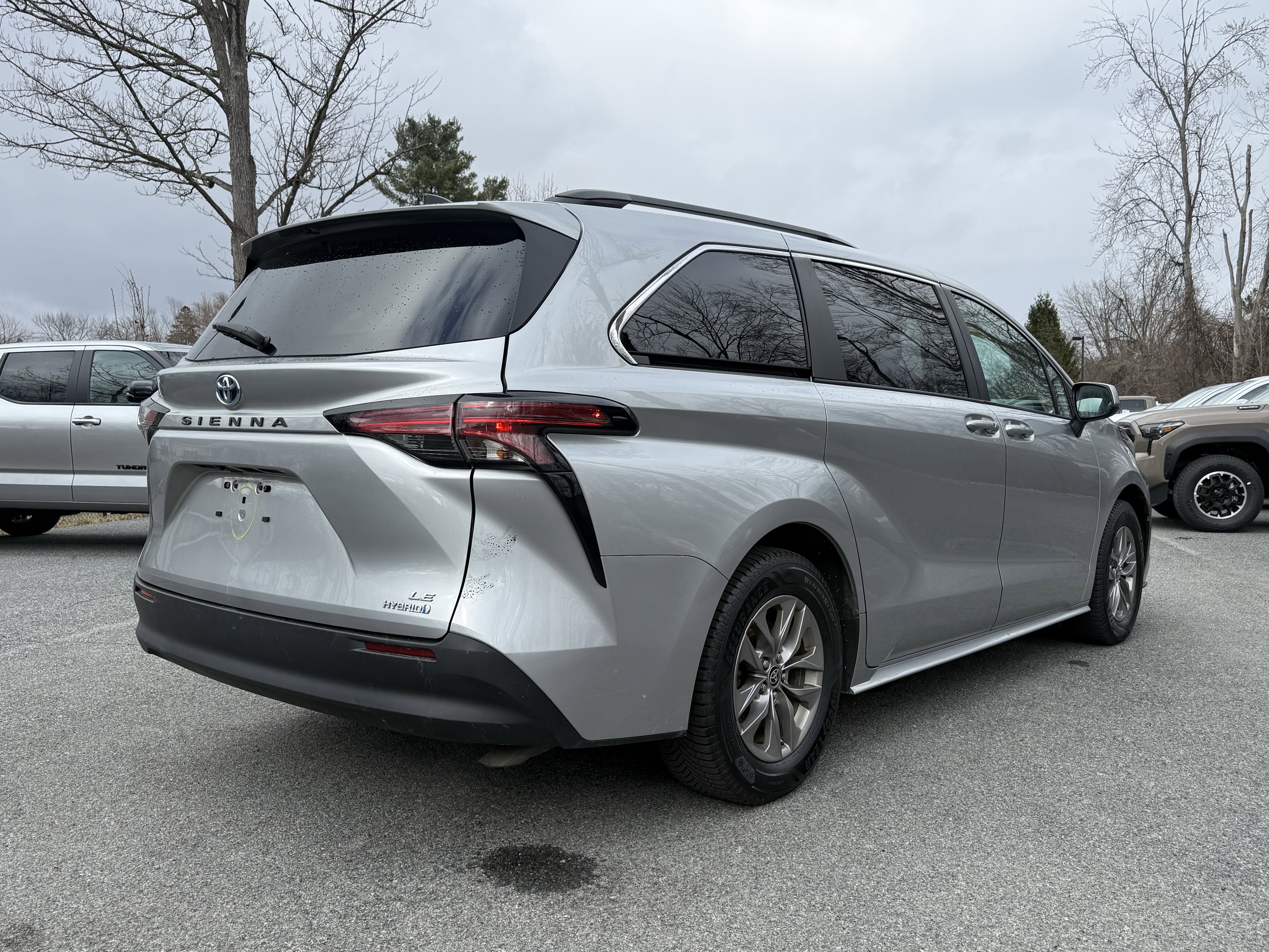 2022 Toyota Sienna LE 8 Passenger