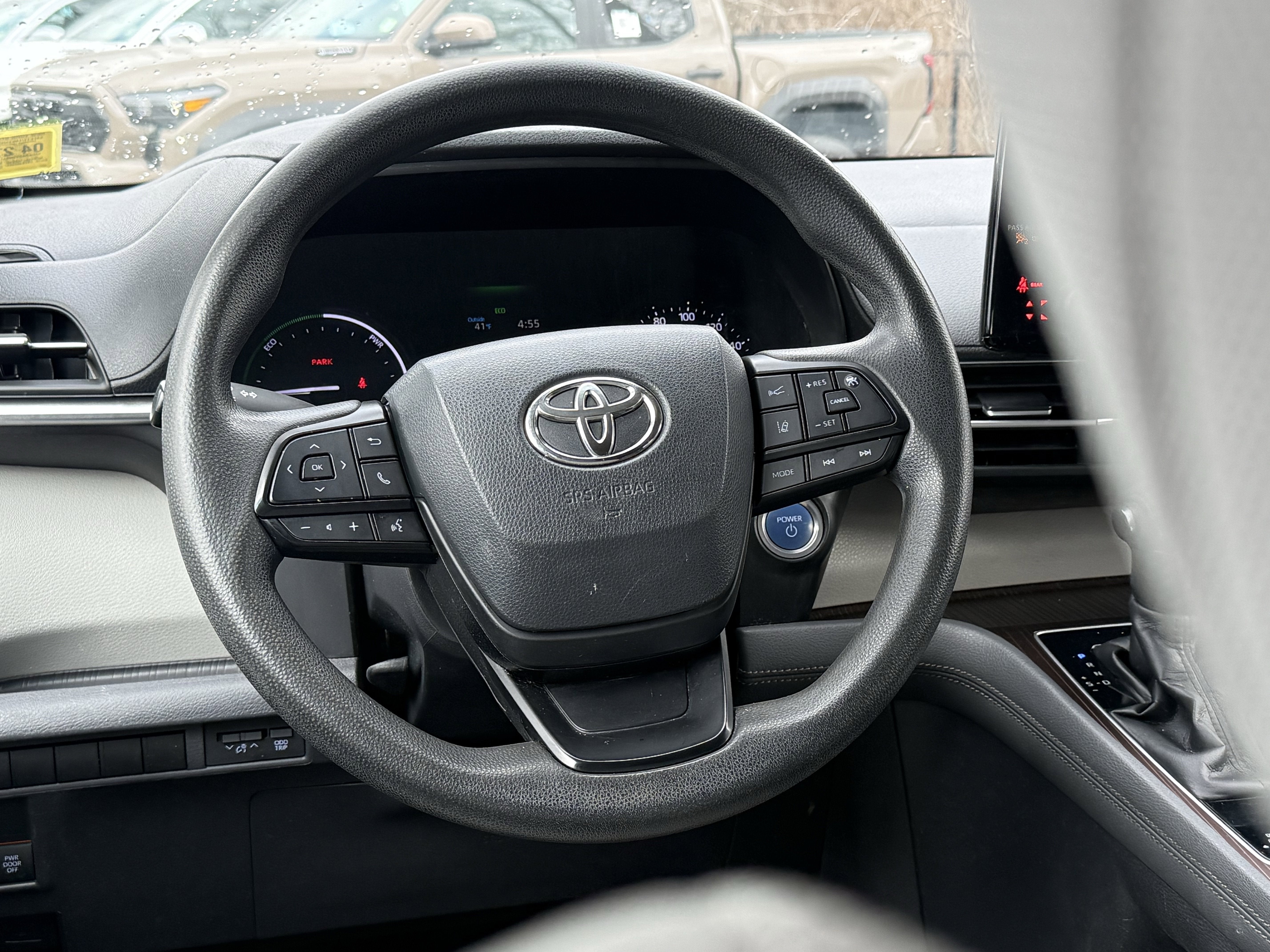 2022 Toyota Sienna LE 8 Passenger