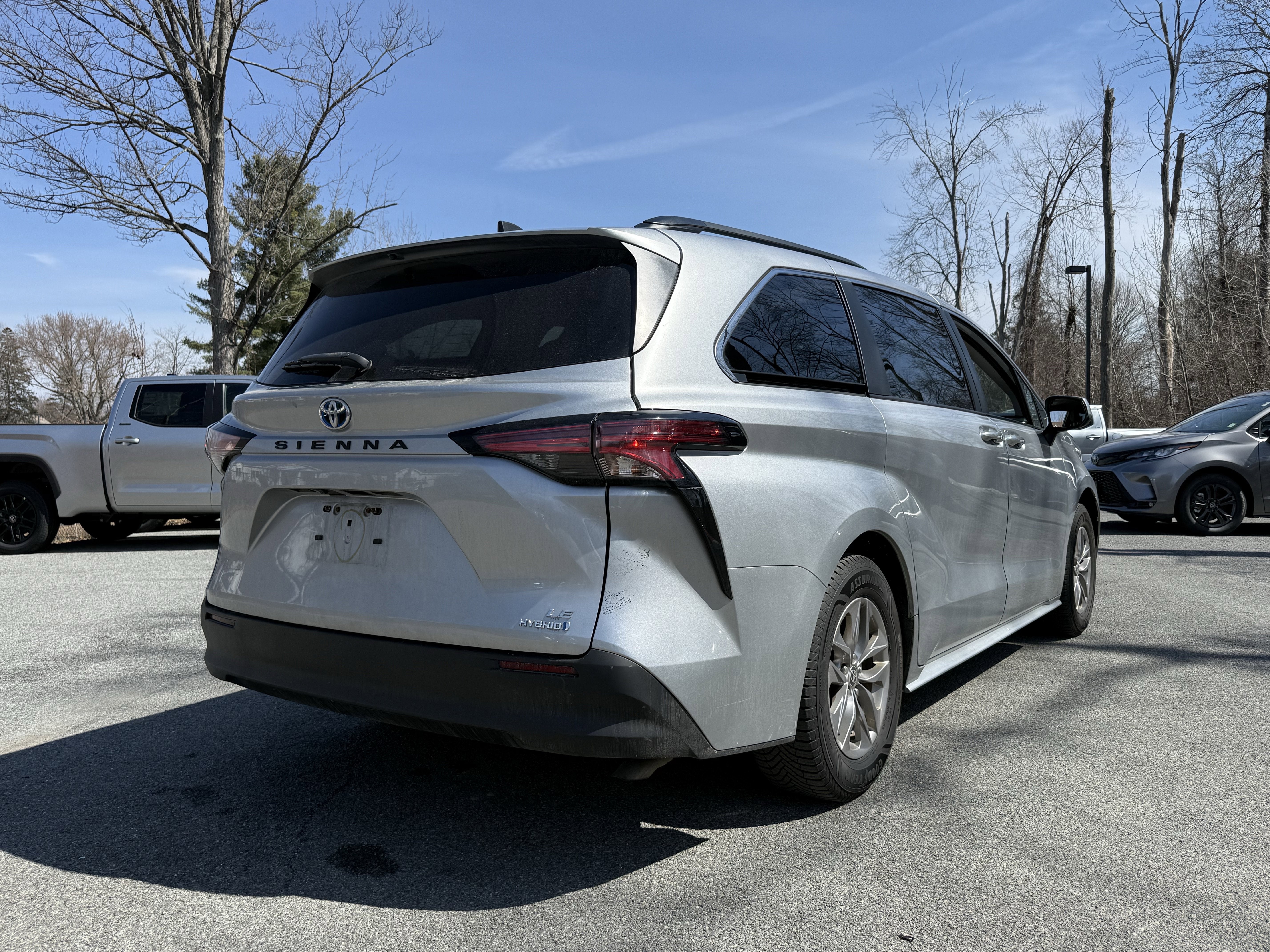 2022 Toyota Sienna LE 8 Passenger