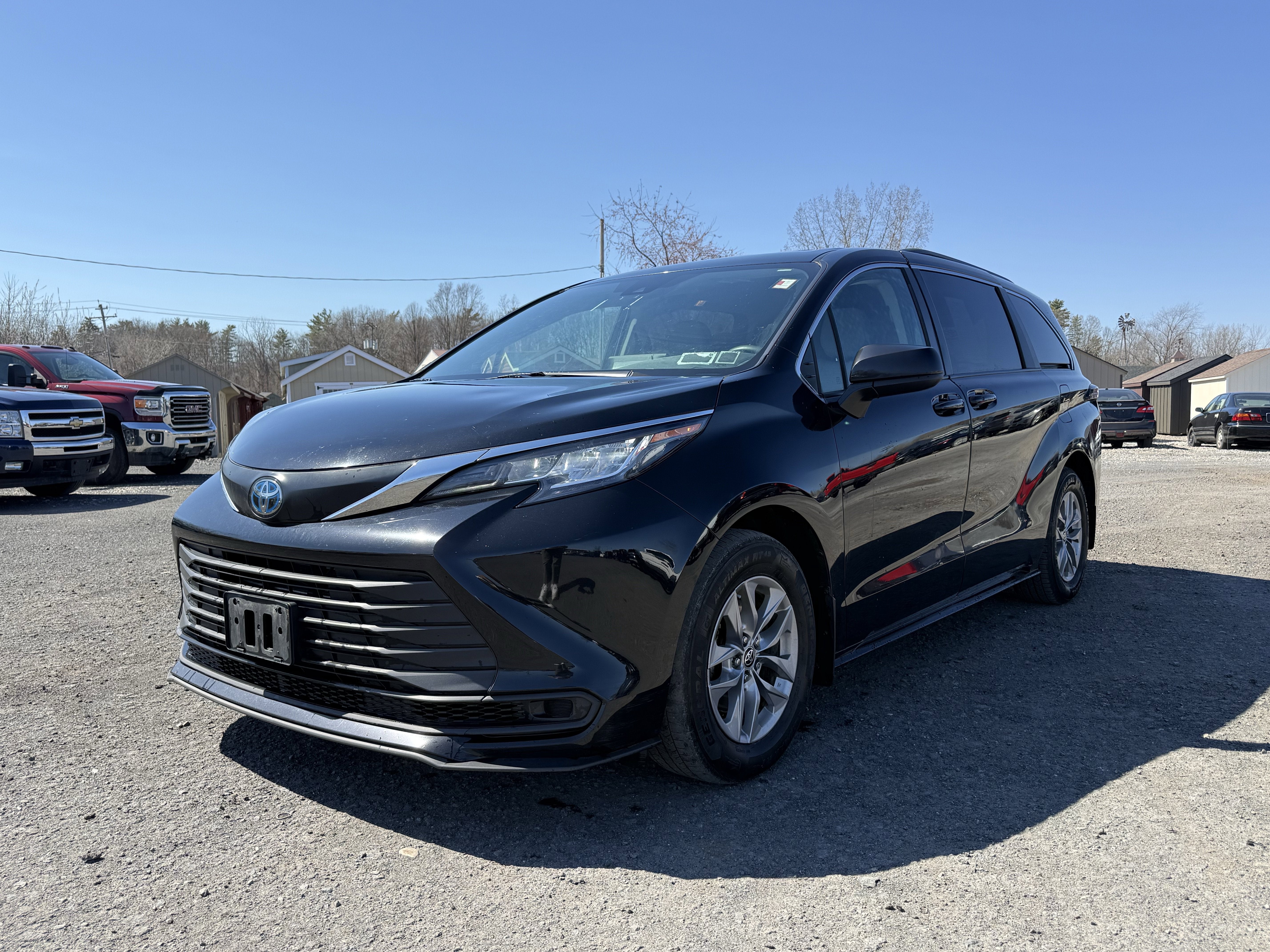 2022 Toyota Sienna LE 8 Passenger