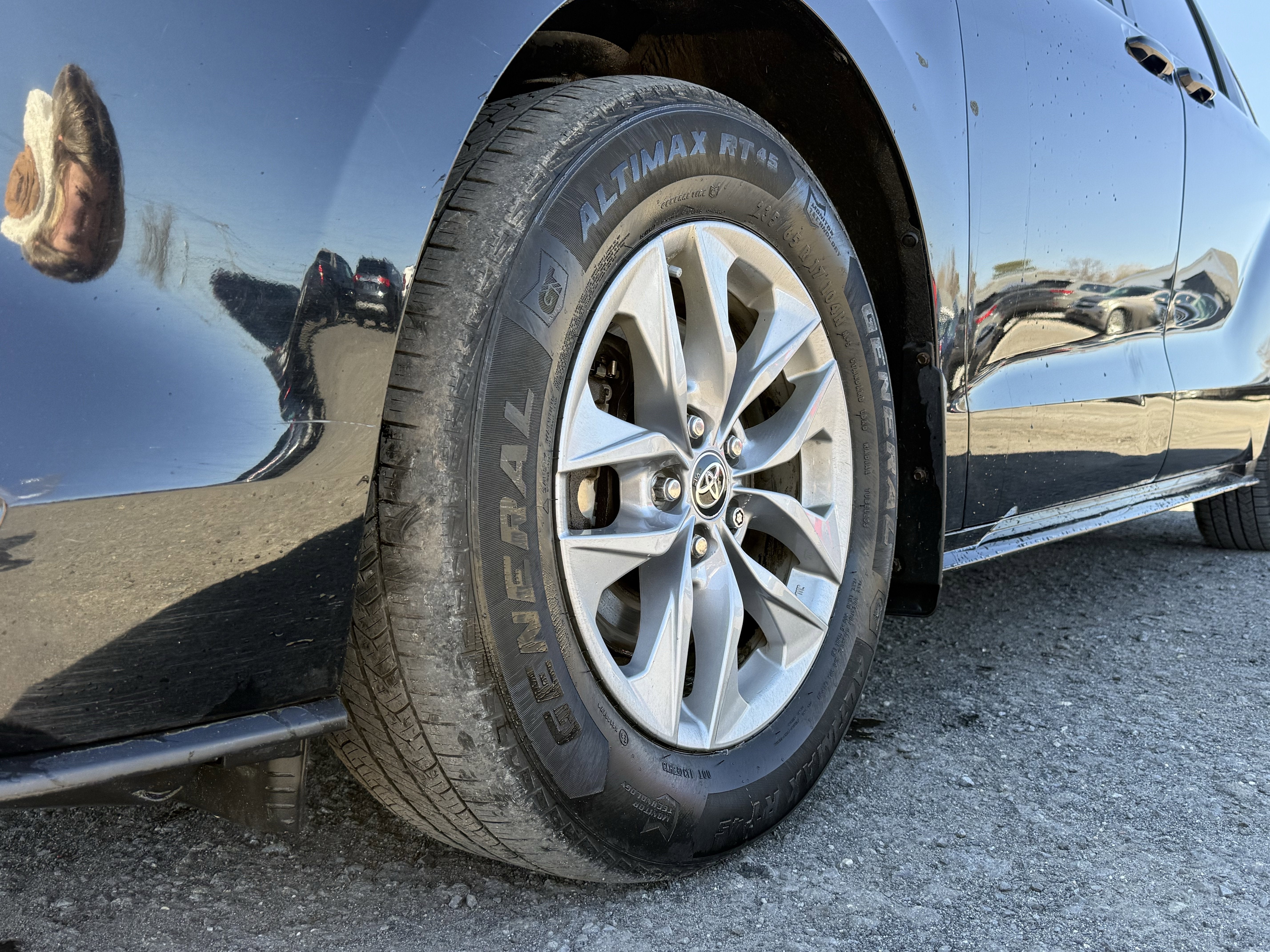 2022 Toyota Sienna LE 8 Passenger