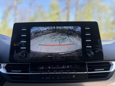 2022 Toyota Sienna LE 8 Passenger