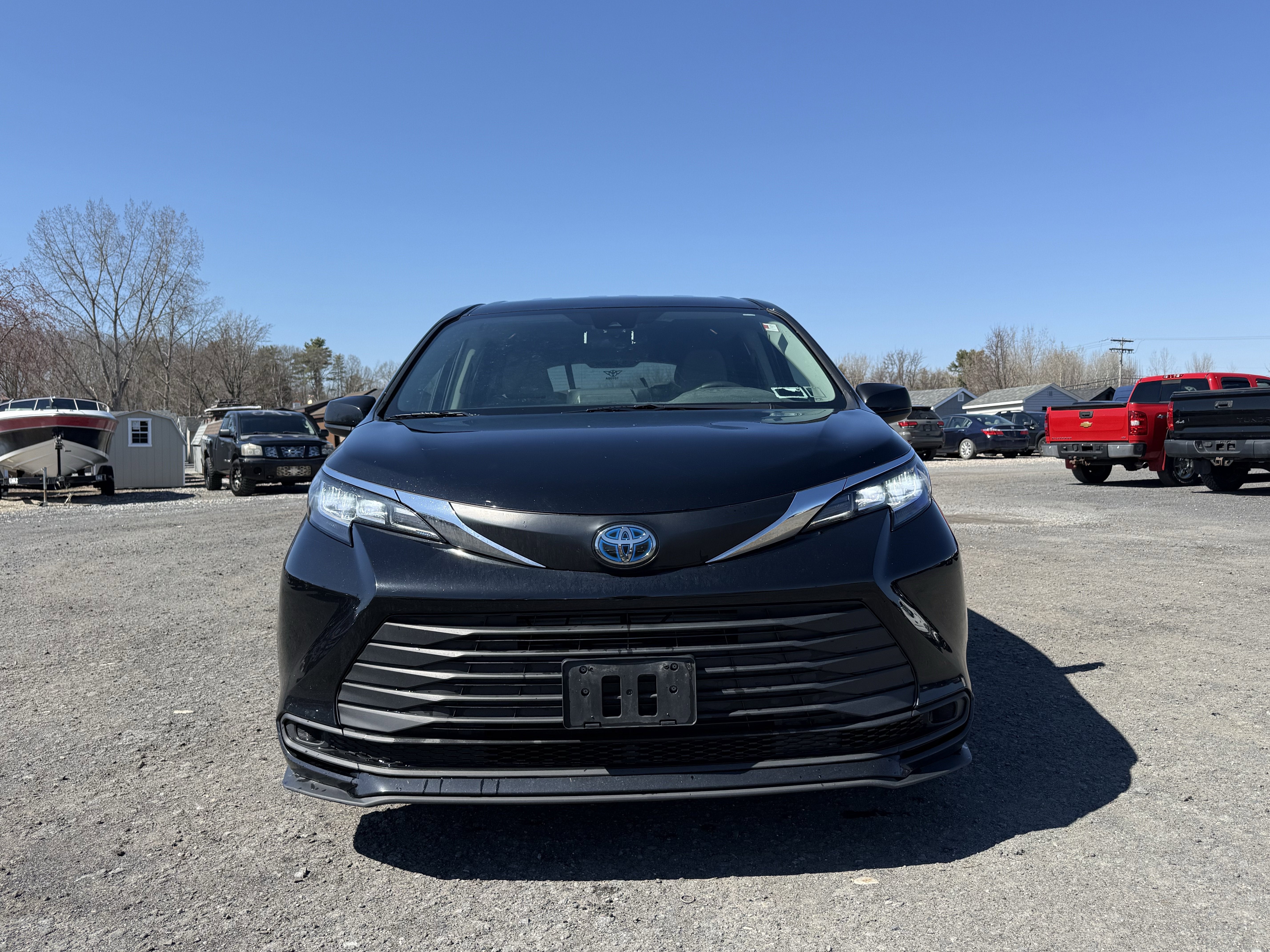 2022 Toyota Sienna LE 8 Passenger