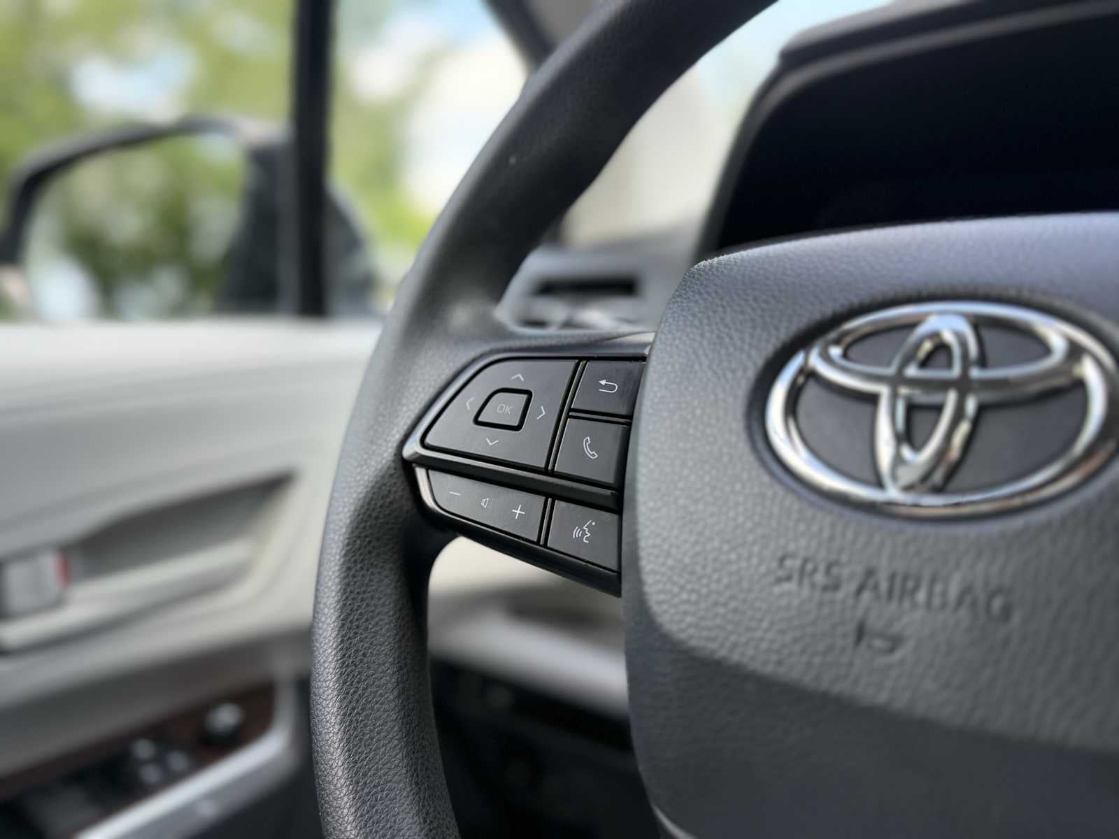 2022 Toyota Sienna LE