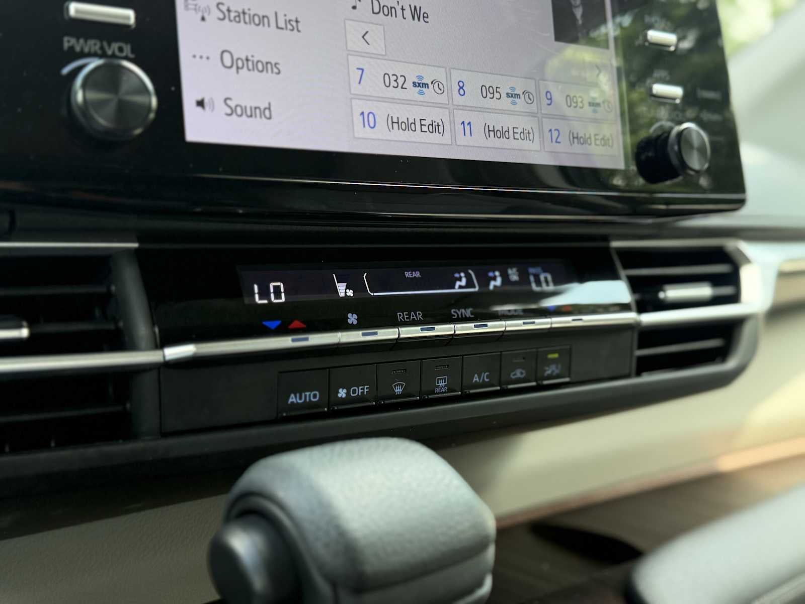 2022 Toyota Sienna LE