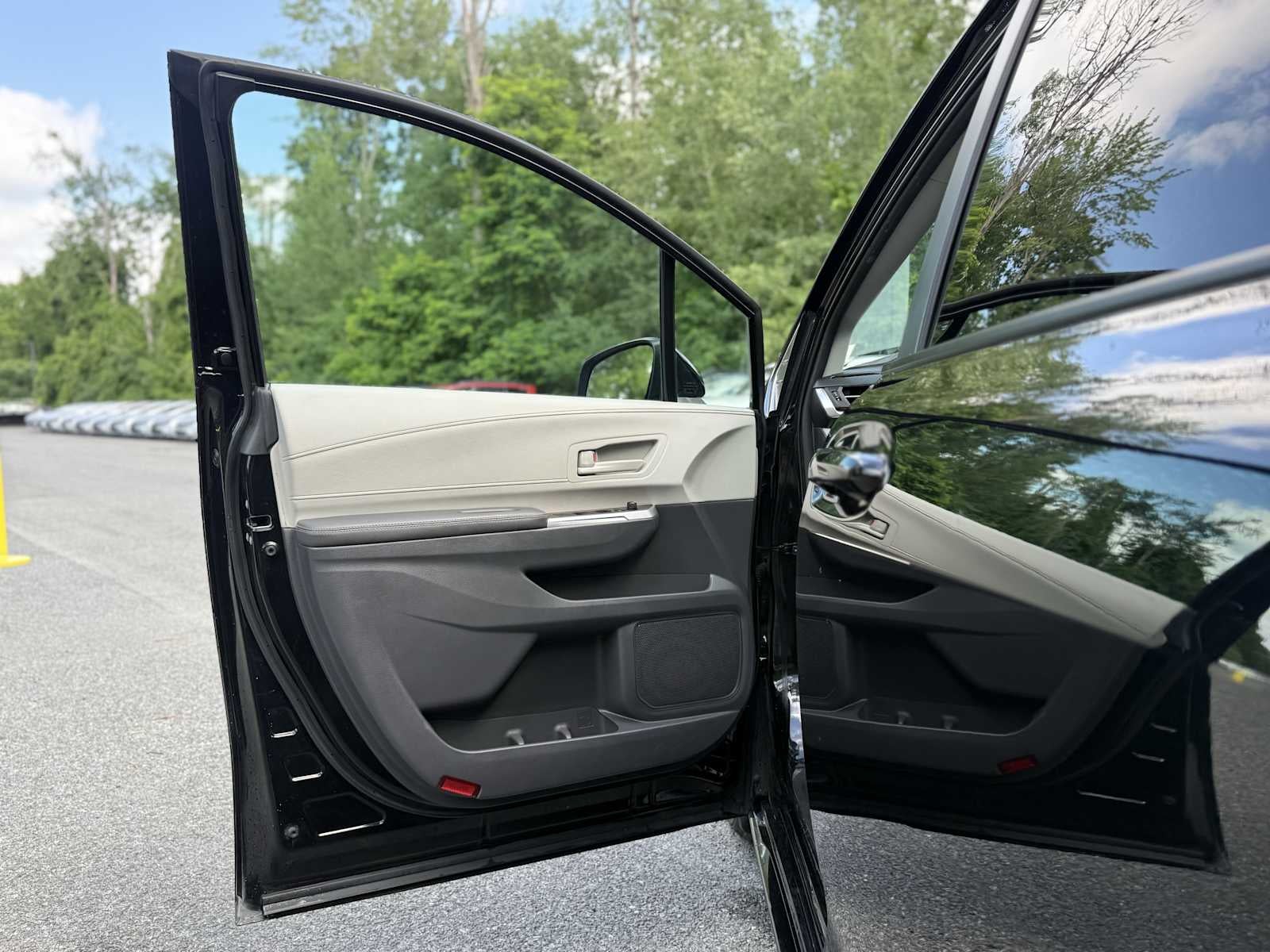 2022 Toyota Sienna LE