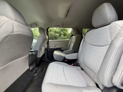 2022 Toyota Sienna LE