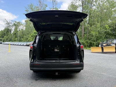 2022 Toyota Sienna LE