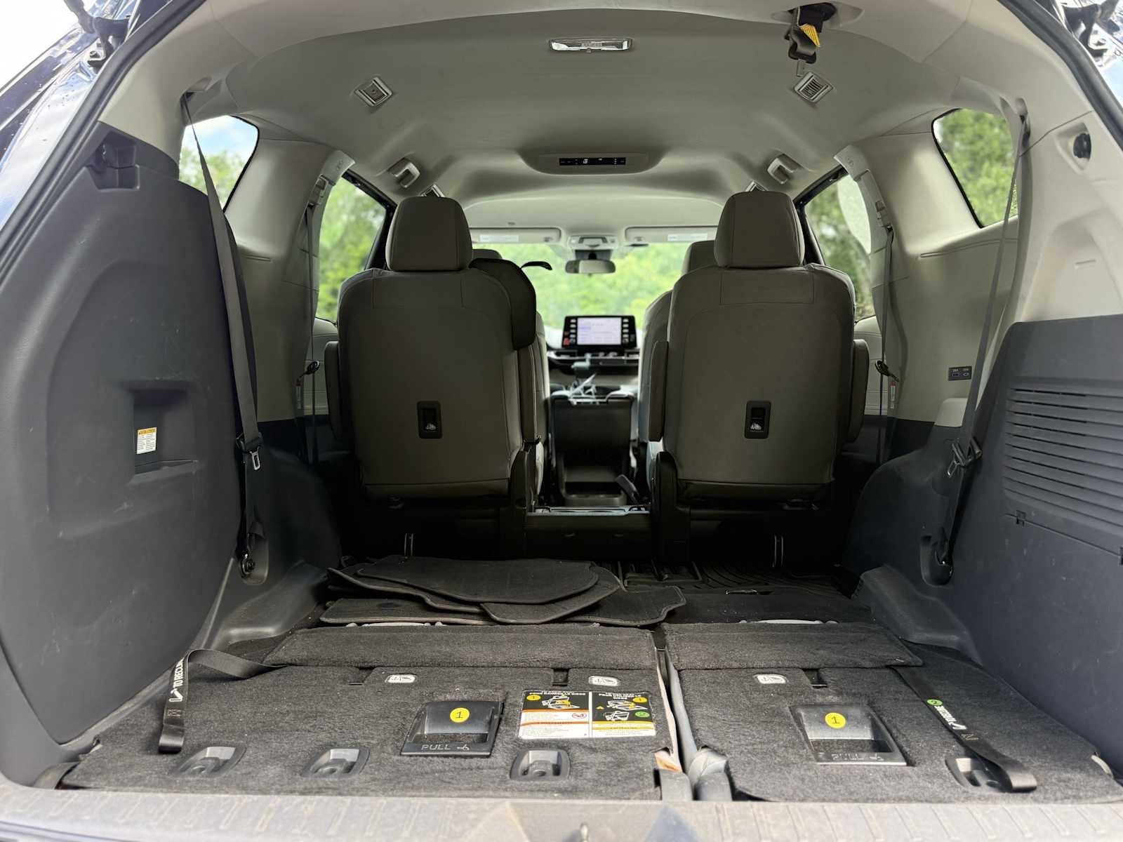 2022 Toyota Sienna LE