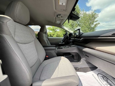 2022 Toyota Sienna LE