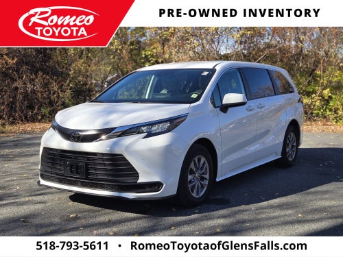 2026 Toyota Sienna LE 8 Passenger
