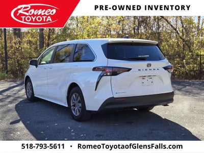 2026 Toyota Sienna LE 8 Passenger