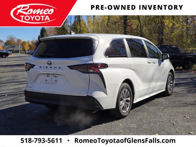 2026 Toyota Sienna LE 8 Passenger