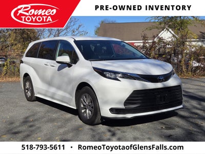 2026 Toyota Sienna LE 8 Passenger