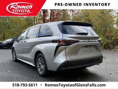 2024 Toyota Sienna LE 8 Passenger