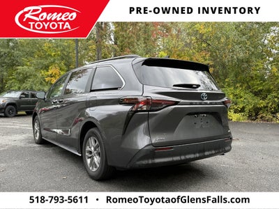 2025 Toyota Sienna XLE 8 Passenger