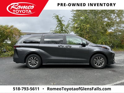 2025 Toyota Sienna XLE 8 Passenger
