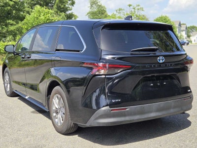 2025 Toyota Sienna XLE