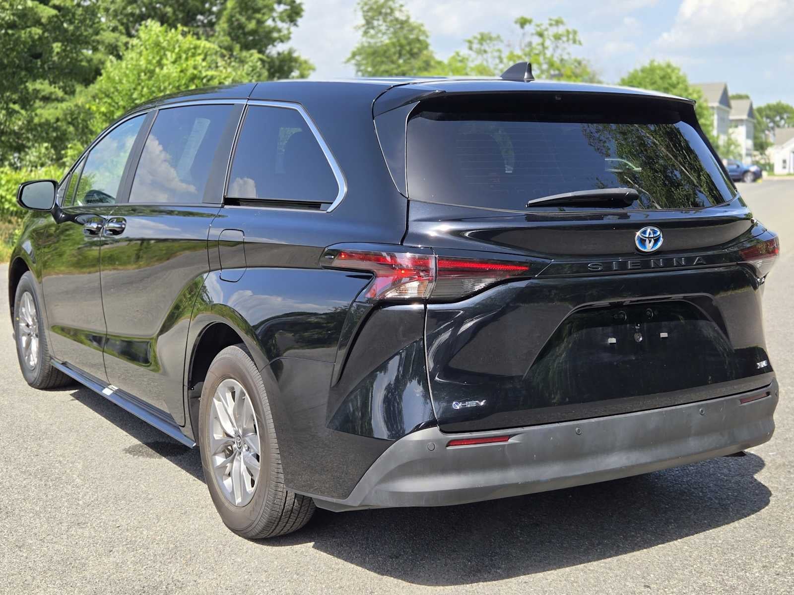 2025 Toyota Sienna XLE