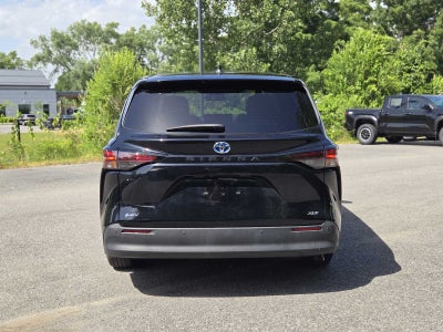 2025 Toyota Sienna XLE