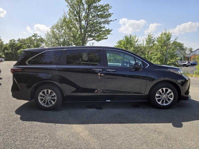 2025 Toyota Sienna XLE