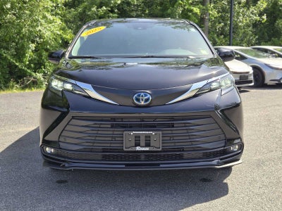 2025 Toyota Sienna XLE