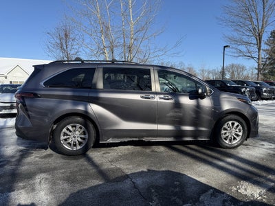 2023 Toyota Sienna XLE