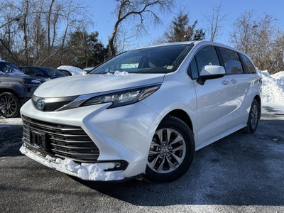 2025 Toyota Sienna XLE 7 Passenger