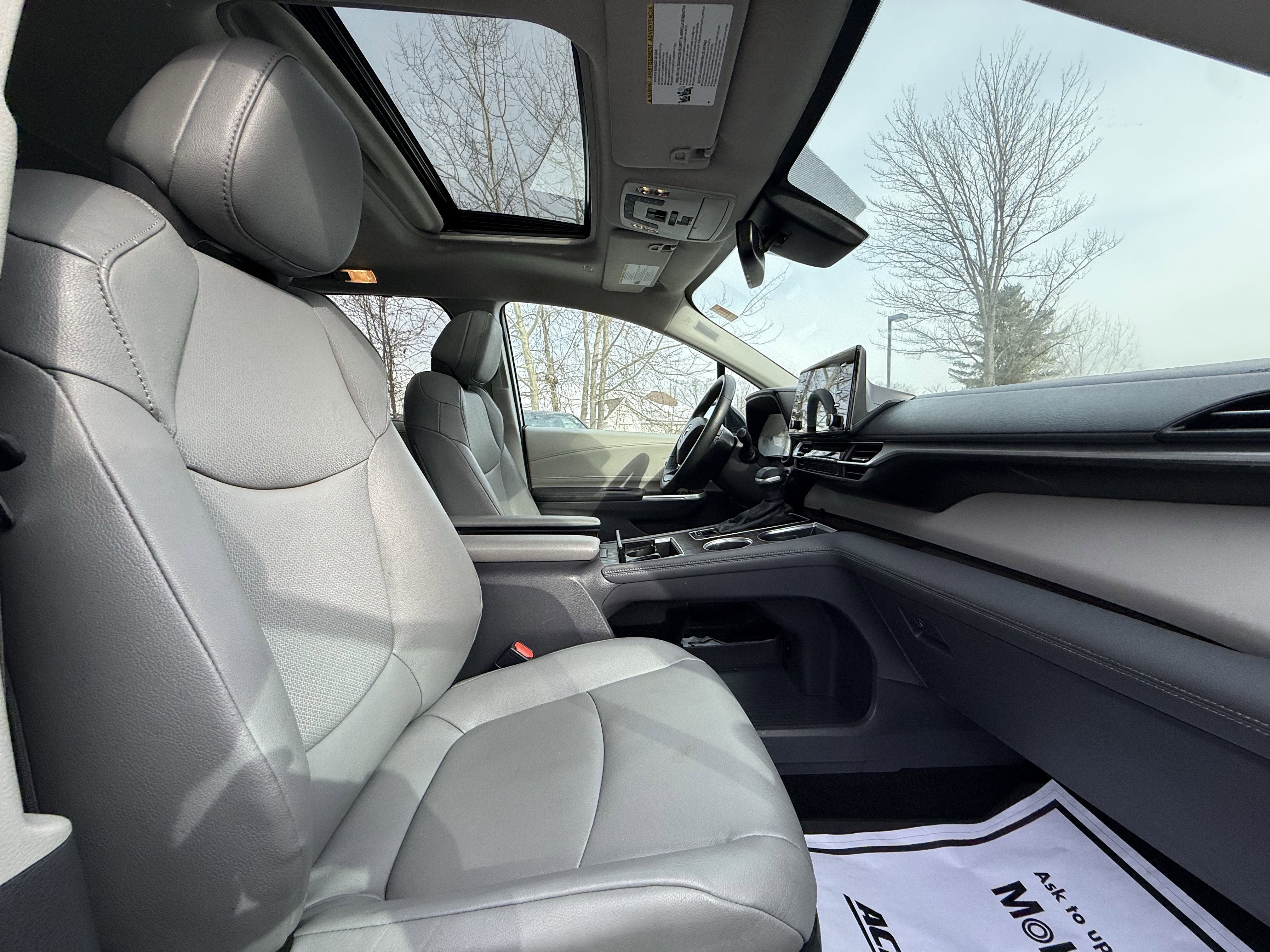 2023 Toyota Sienna XLE 7 Passenger