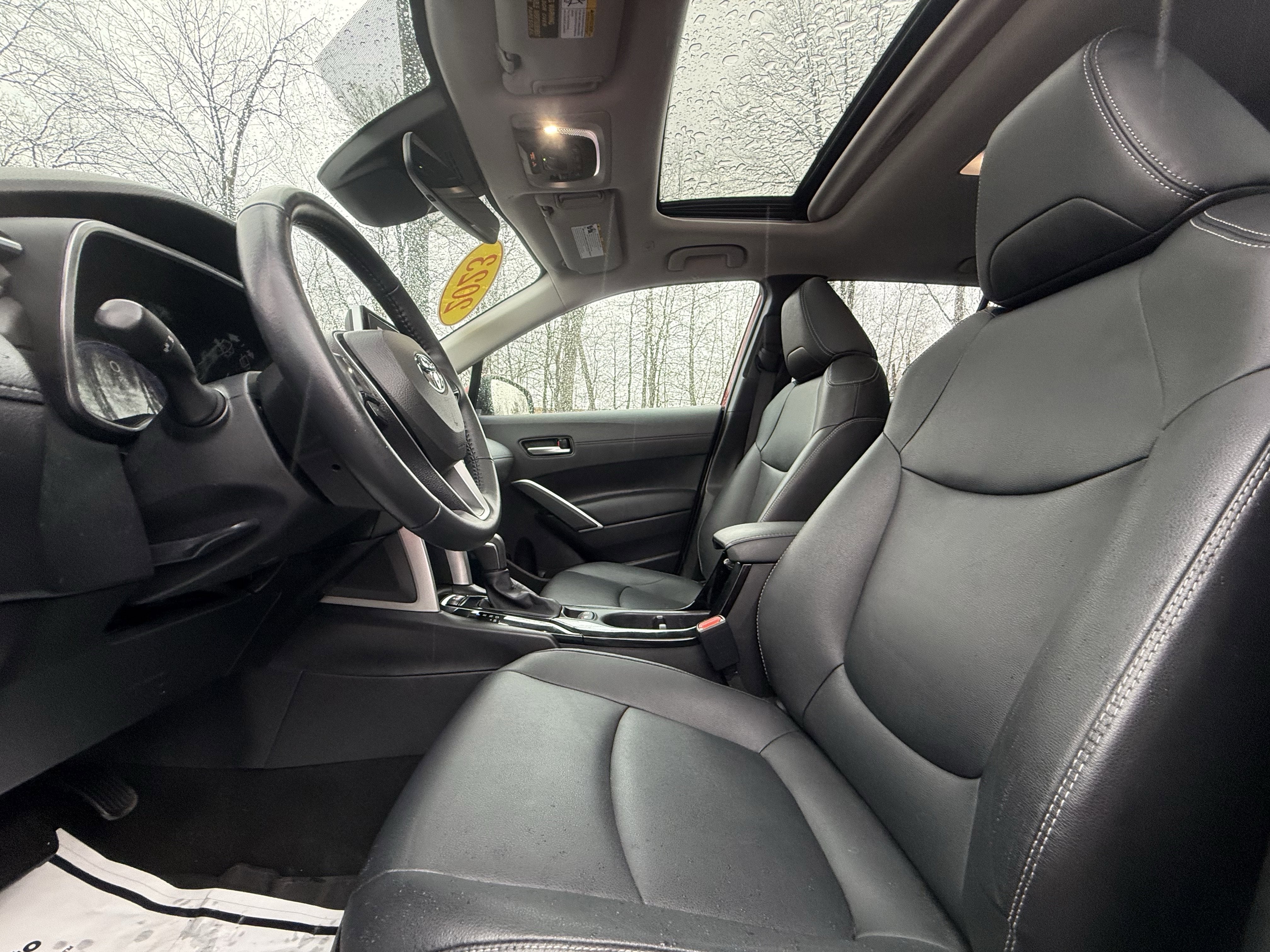 2023 Toyota Corolla Cross XLE