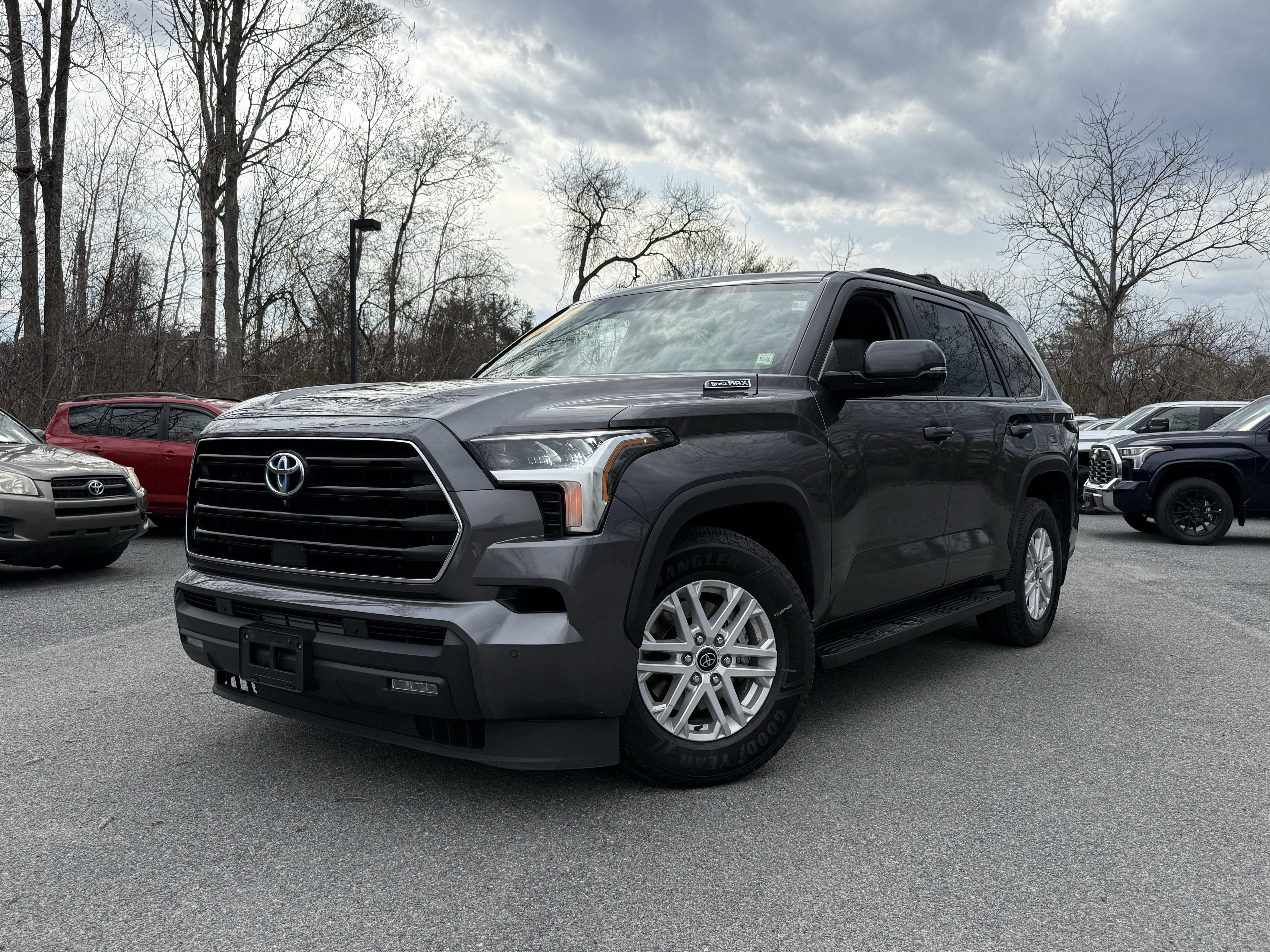 2024 Toyota Sequoia SR5