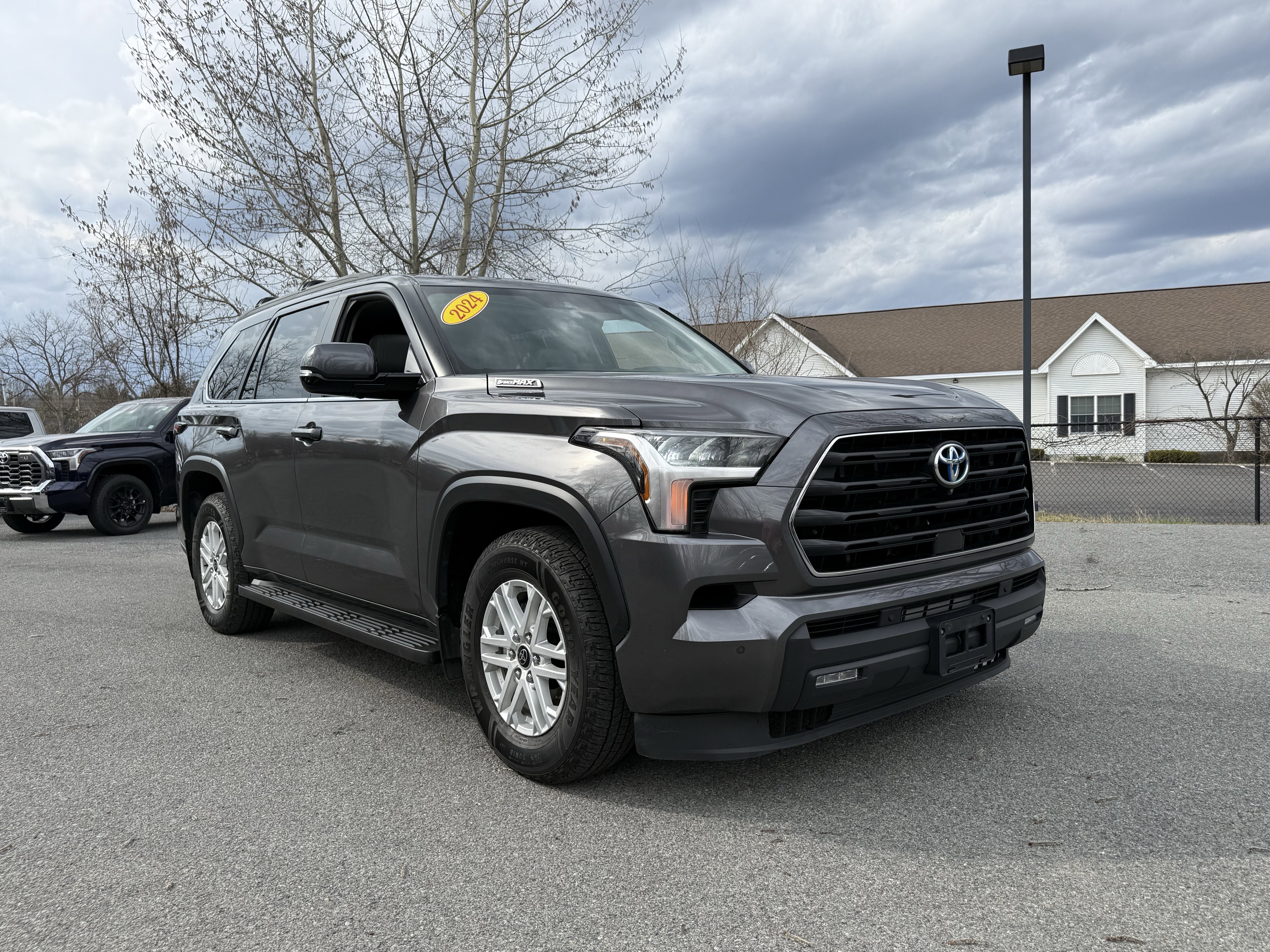 2024 Toyota Sequoia SR5