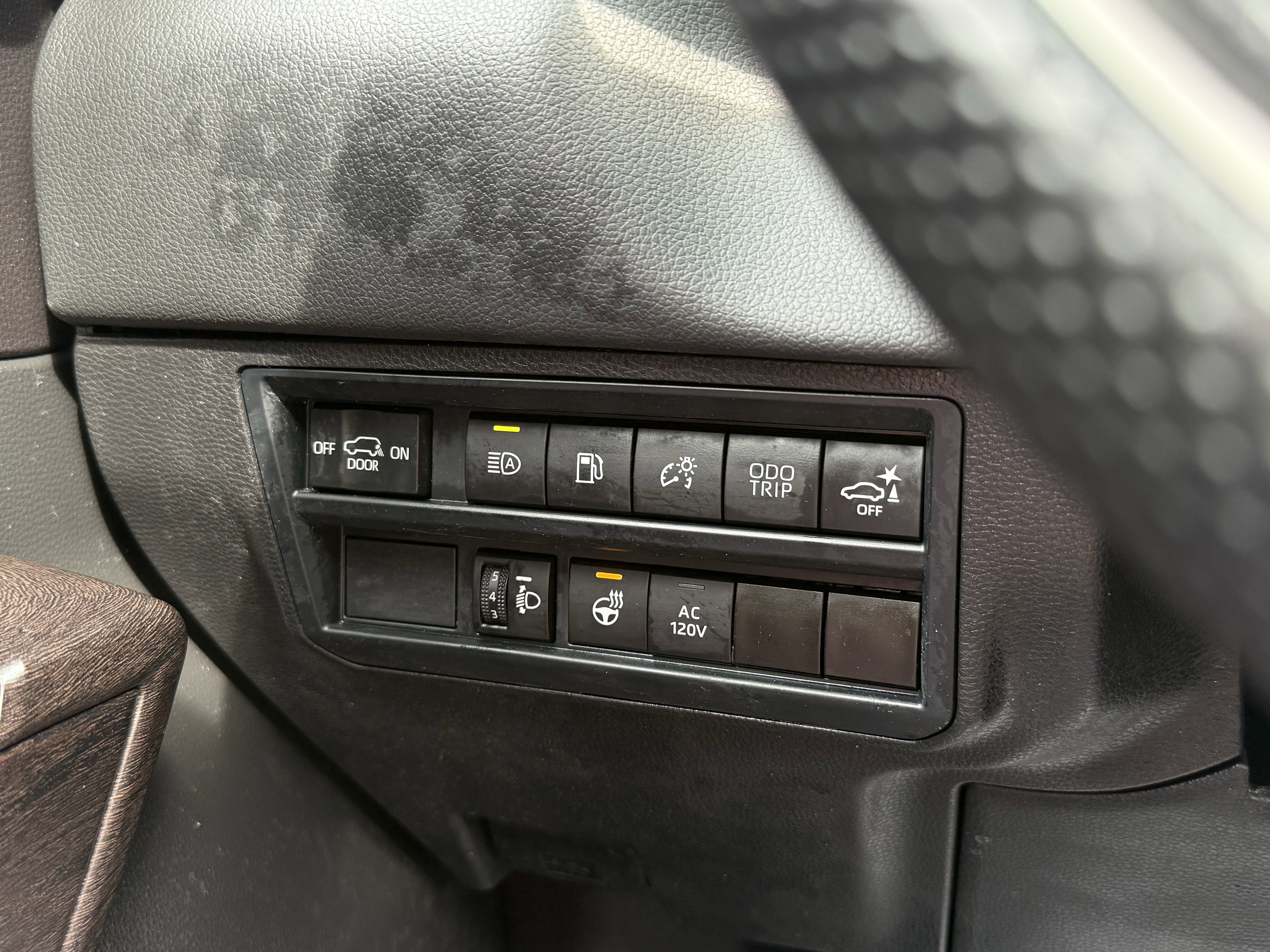 2024 Toyota Sequoia SR5