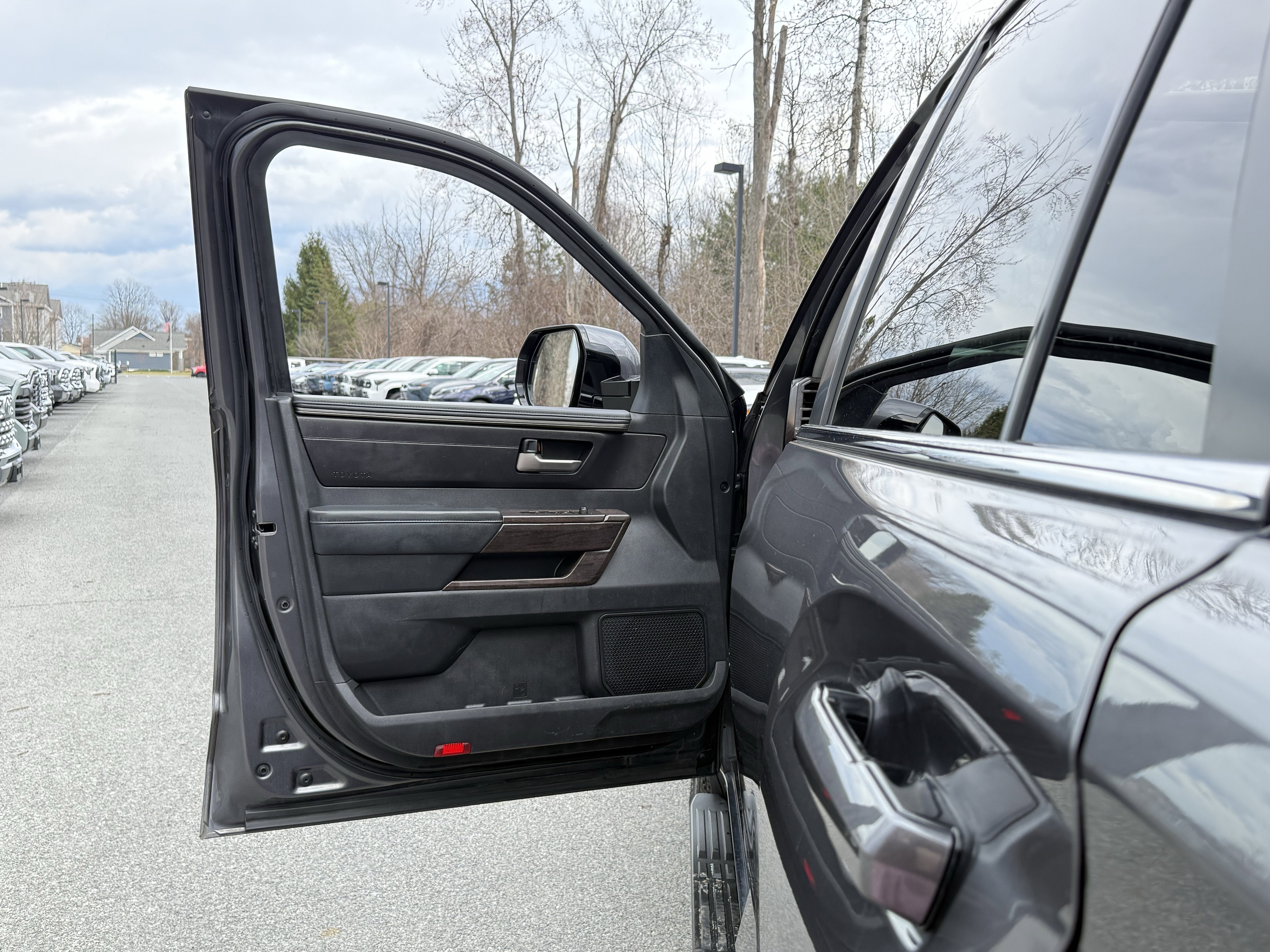 2024 Toyota Sequoia SR5