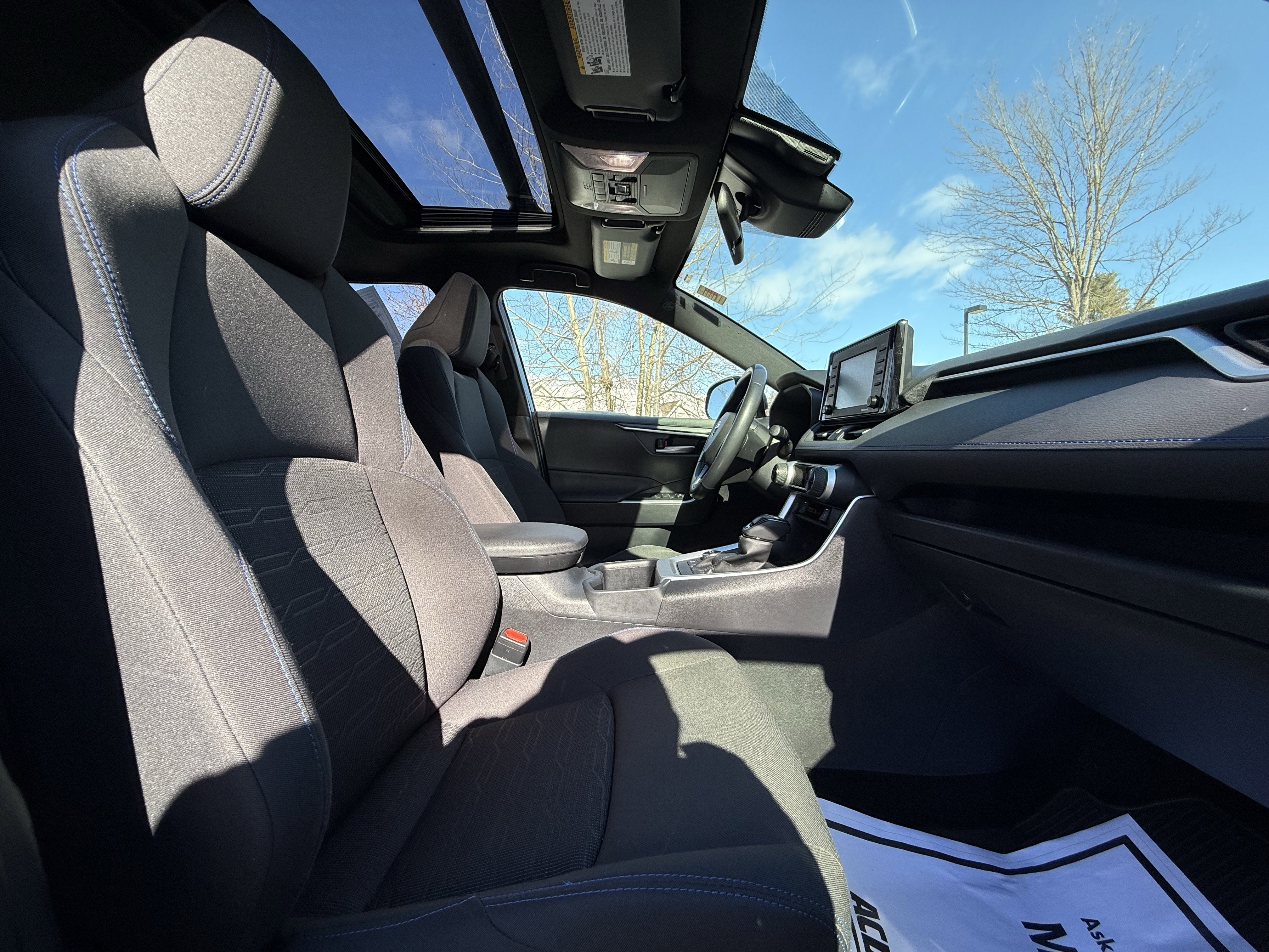 2022 Toyota RAV4 Hybrid SE