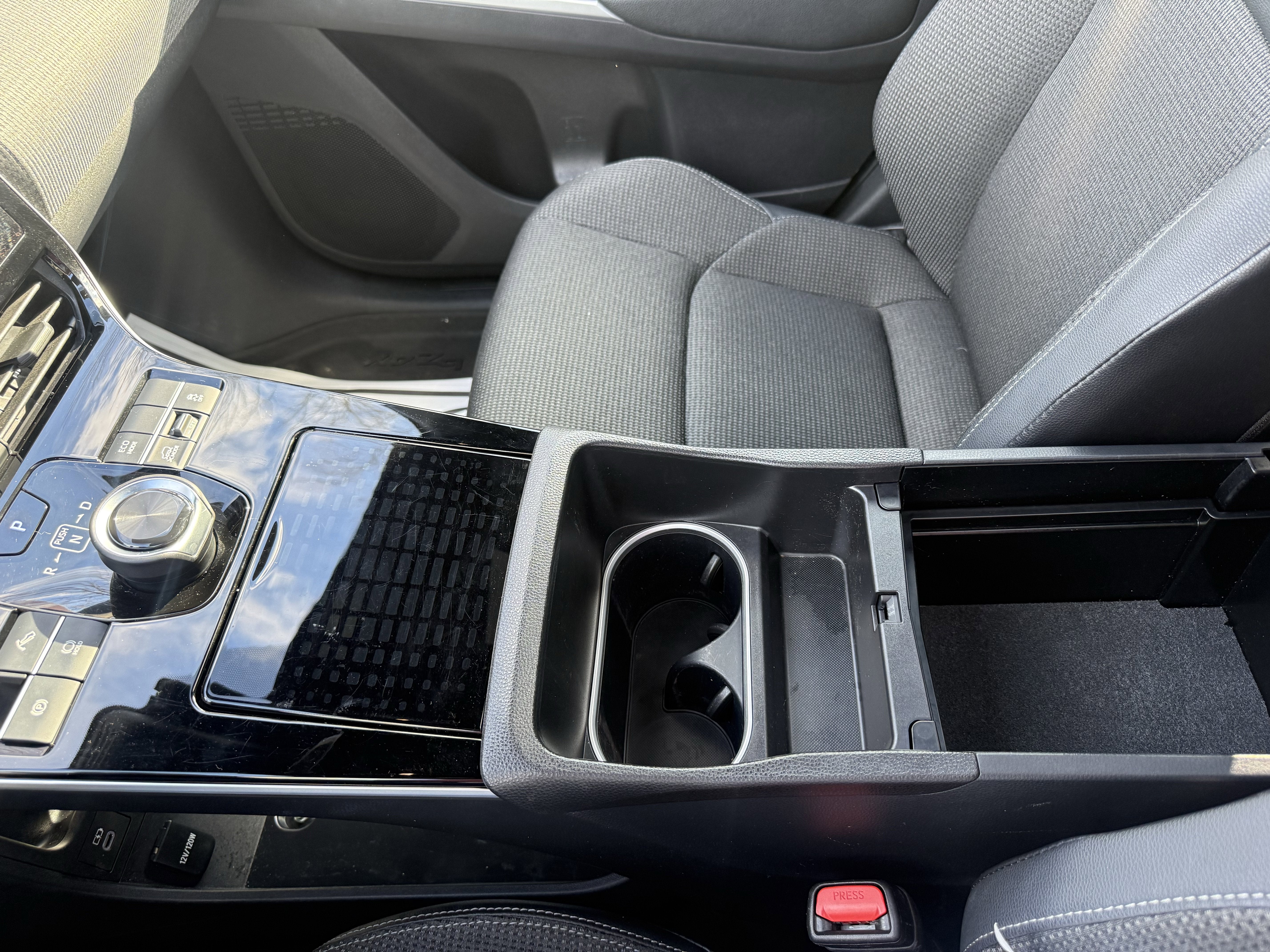 2024 Toyota bZ4X Base