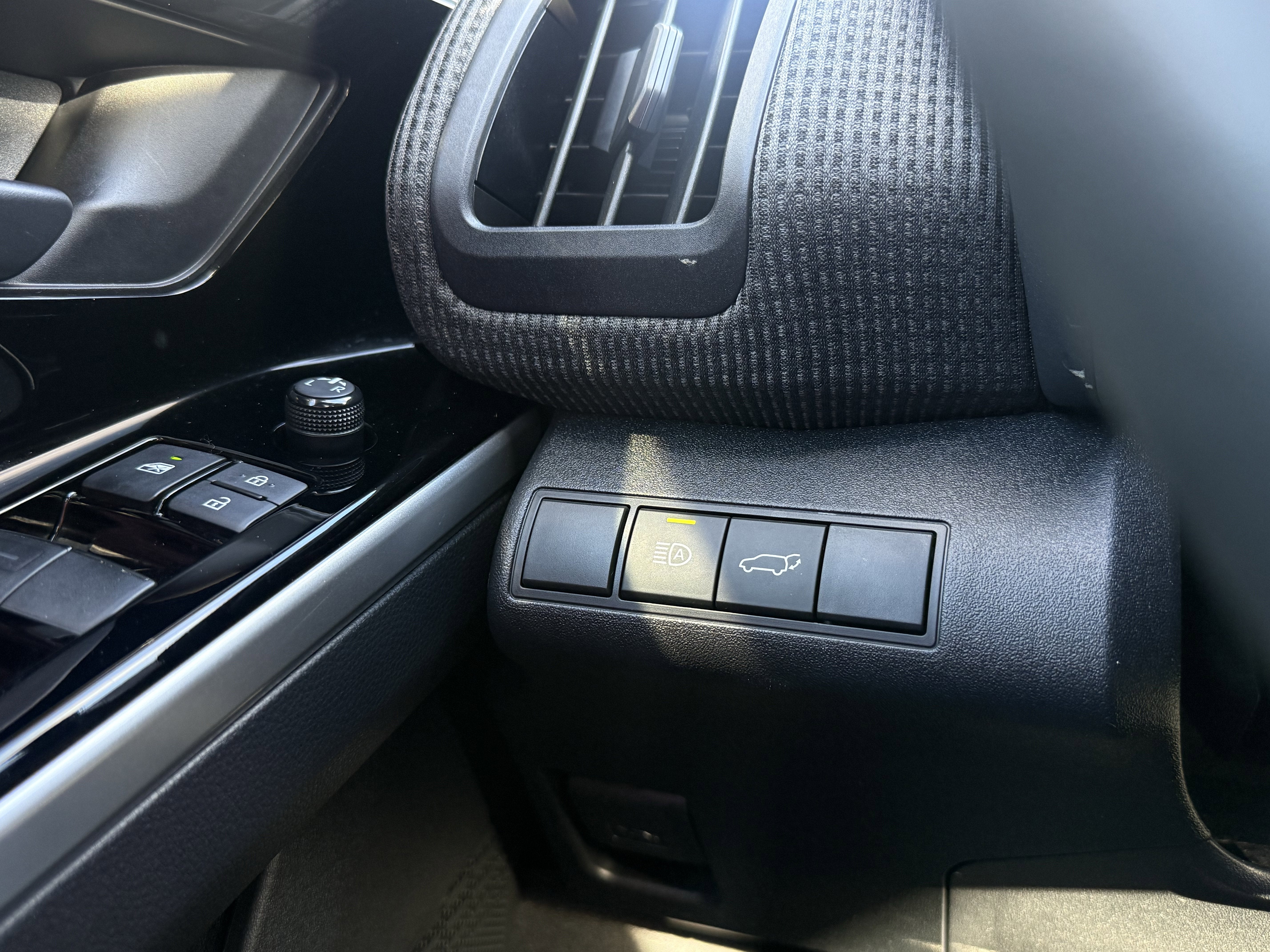 2024 Toyota bZ4X Base