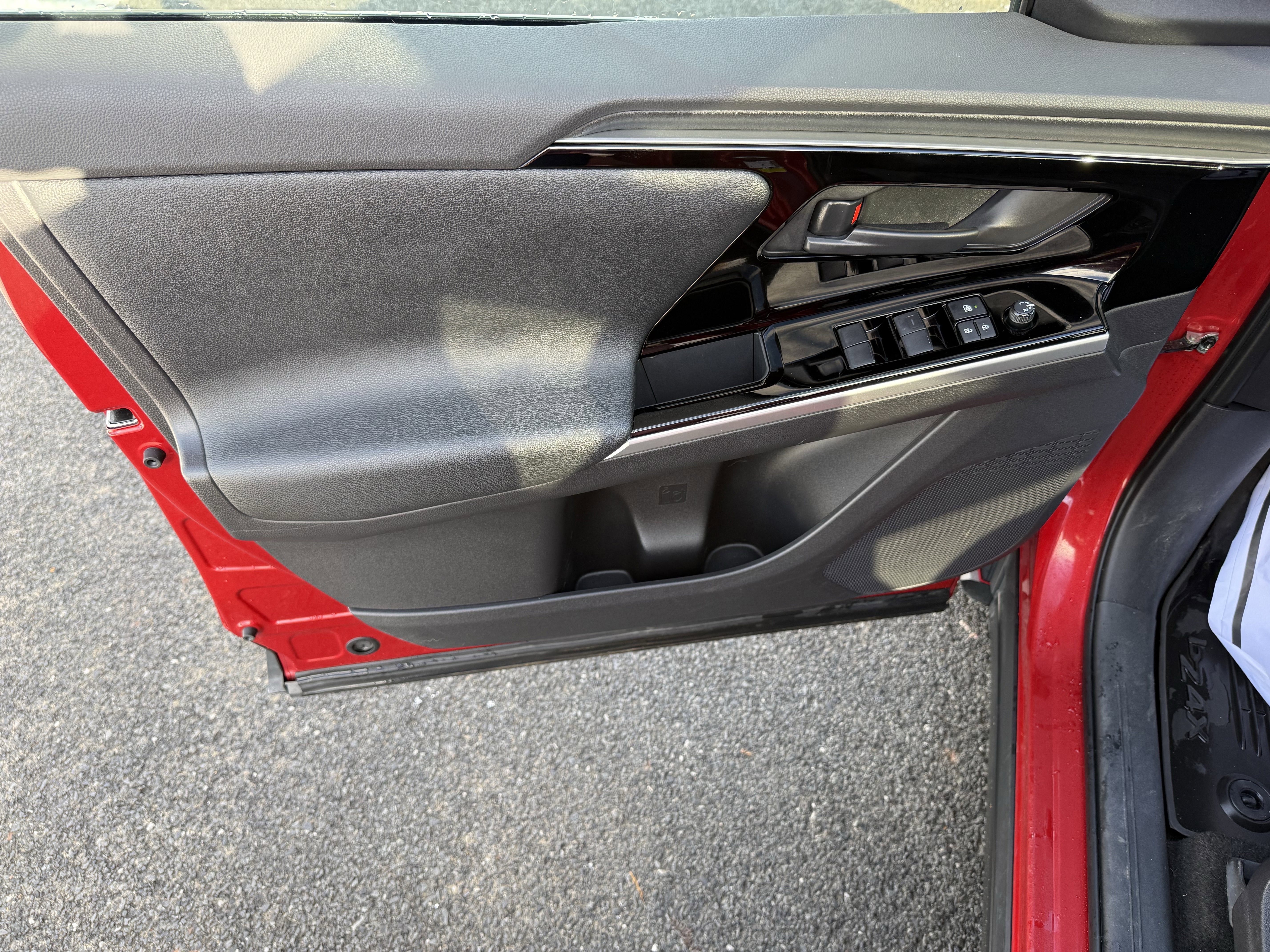 2024 Toyota bZ4X Base